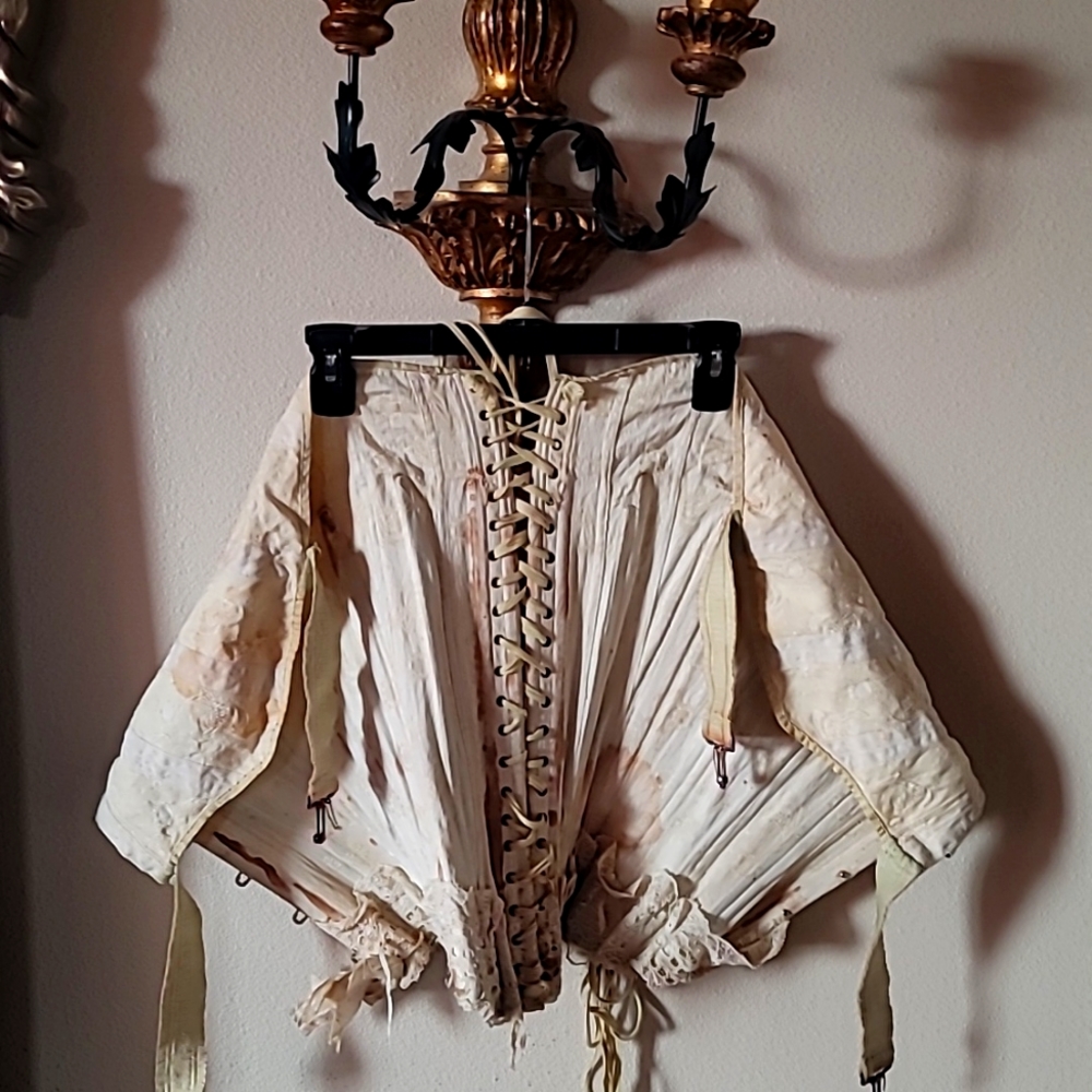 Antique girdle